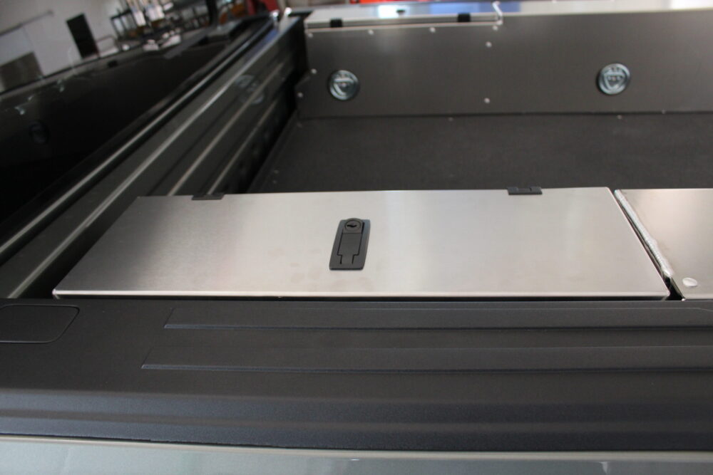 Complete Truck Bed, closed side box